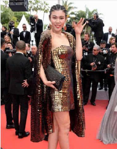 美国网红蹭红毯事件,一场关于名利的争议演绎